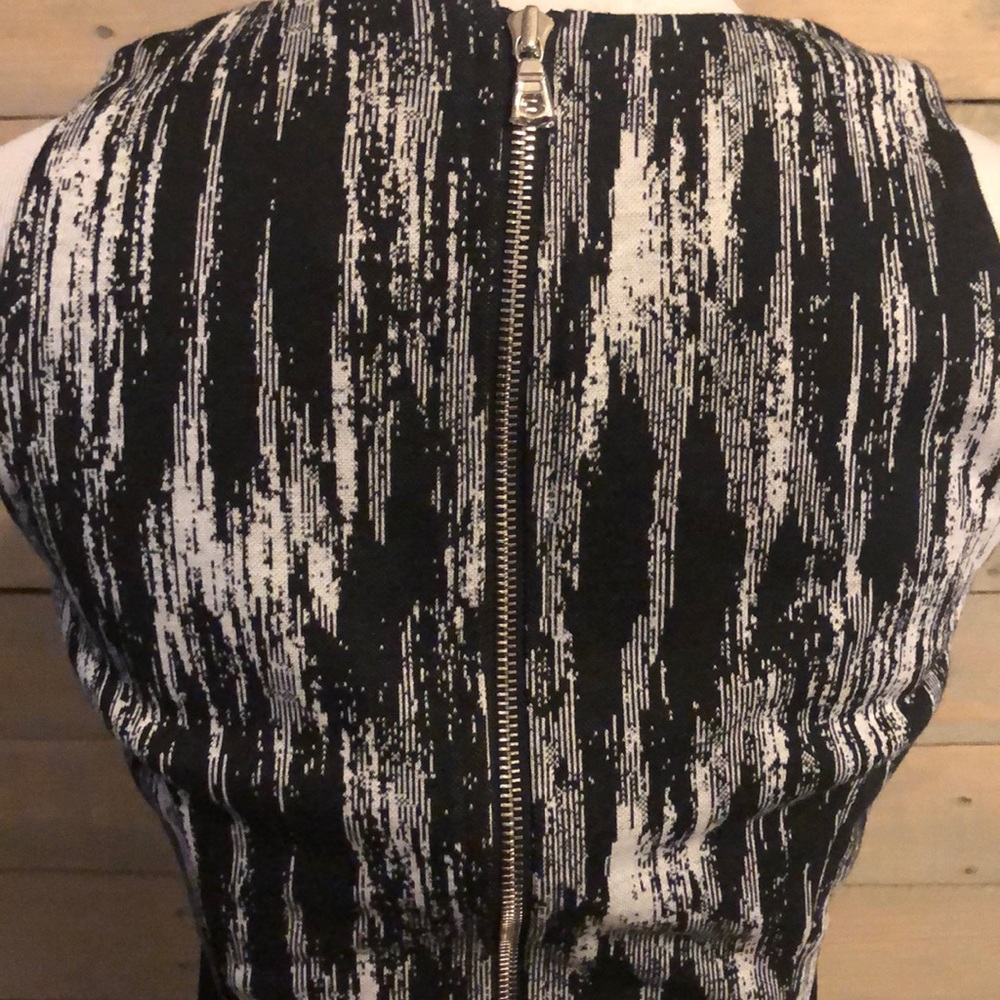 Cache Dress - Picture 4 of 5